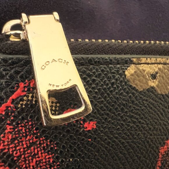 Coach KYLIE Flat Pouch Black, Gold and Red Poppy Flowers Gold Hardware NWOT - Picture 3 of 10